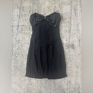 Elegant Vintage Black Strapless Dress with Bow Detail